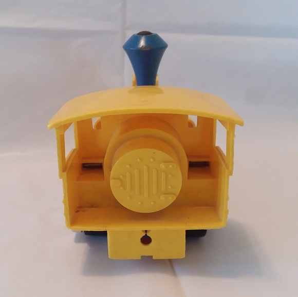Vintage Fisher Price Rare Yellow Toot Toot Engine - Picture 4 of 12